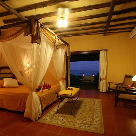 Hotel Karafuu Beach Resort Pingwe Dış mekan fotoğraf